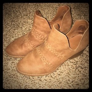 Ankle booties